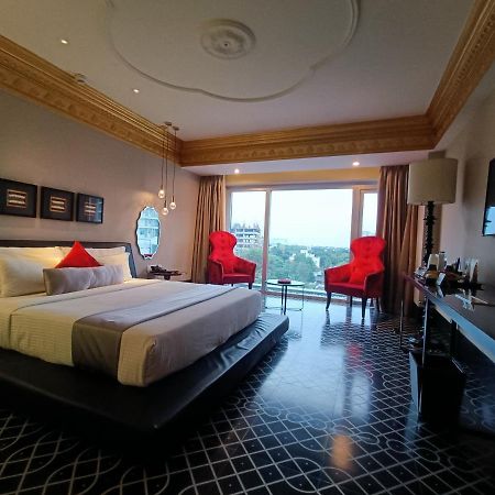 Boulevard By Design Hotel Chennai Exteriör bild