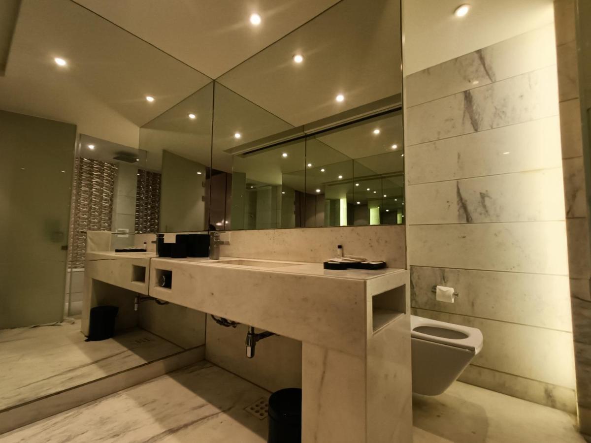Boulevard By Design Hotel Chennai Exteriör bild