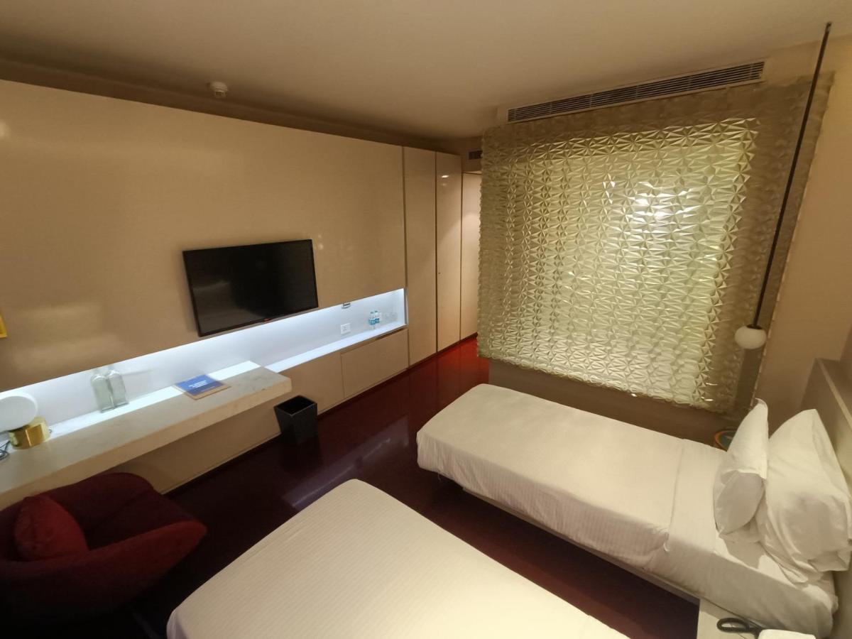 Boulevard By Design Hotel Chennai Exteriör bild