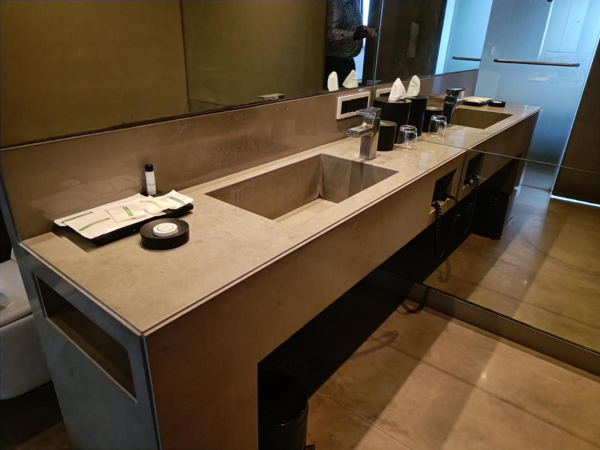 Boulevard By Design Hotel Chennai Exteriör bild
