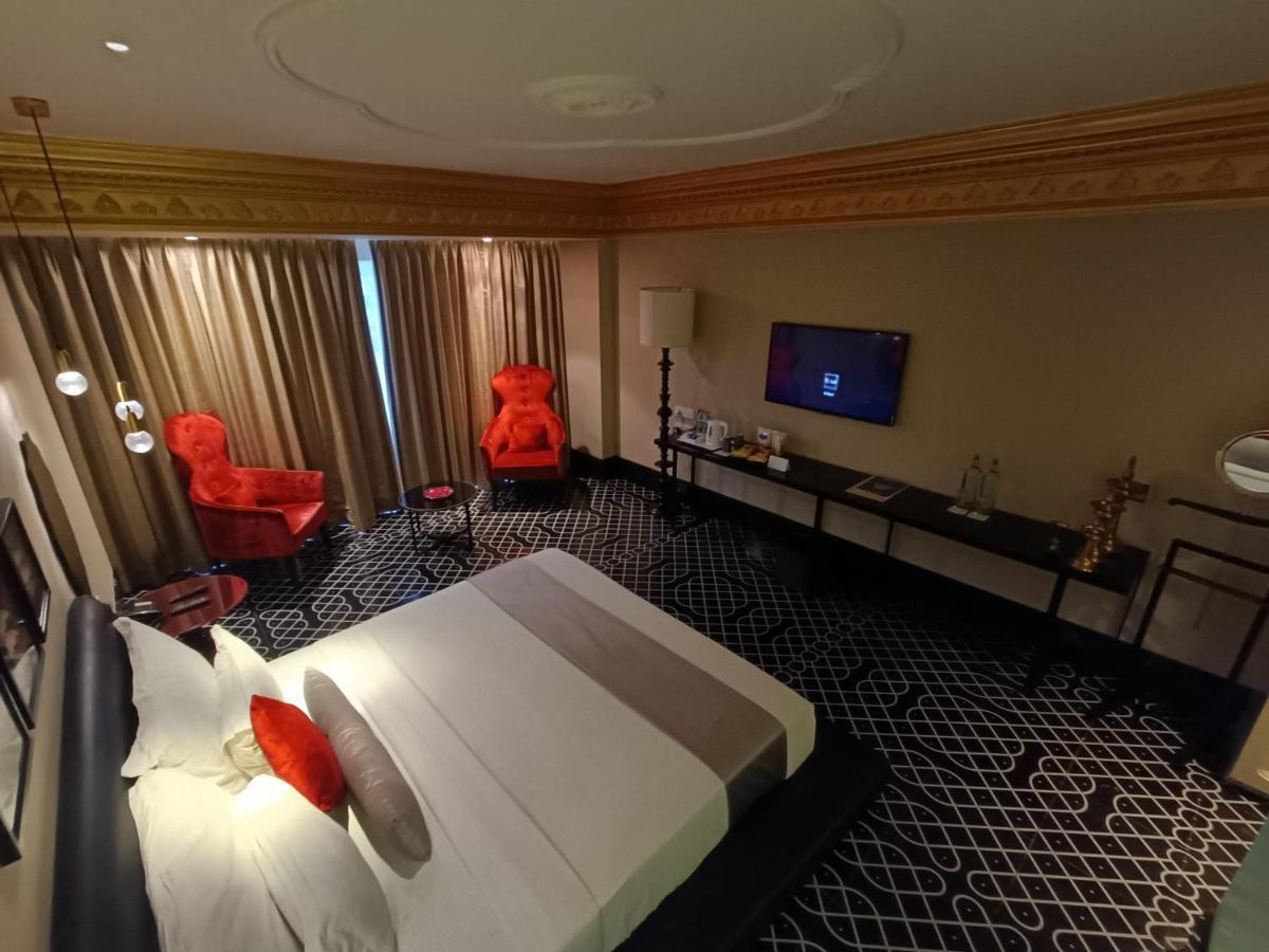 Boulevard By Design Hotel Chennai Exteriör bild